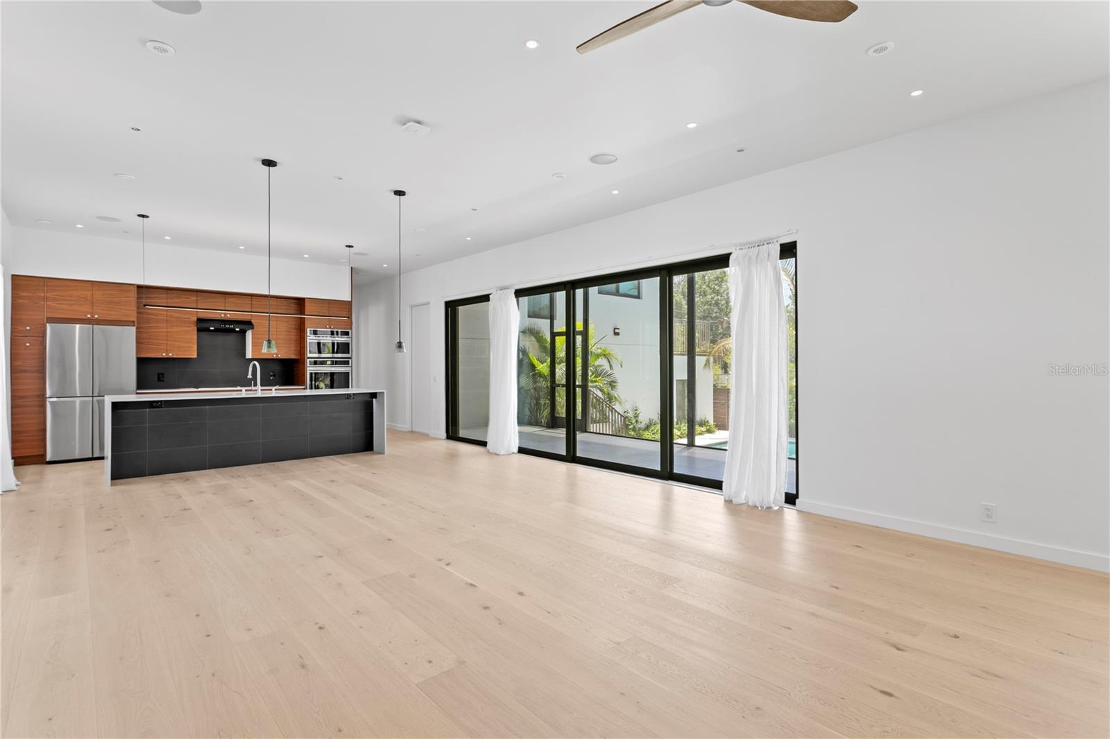 Image 21 of 49 For 500 38th Avenue Ne