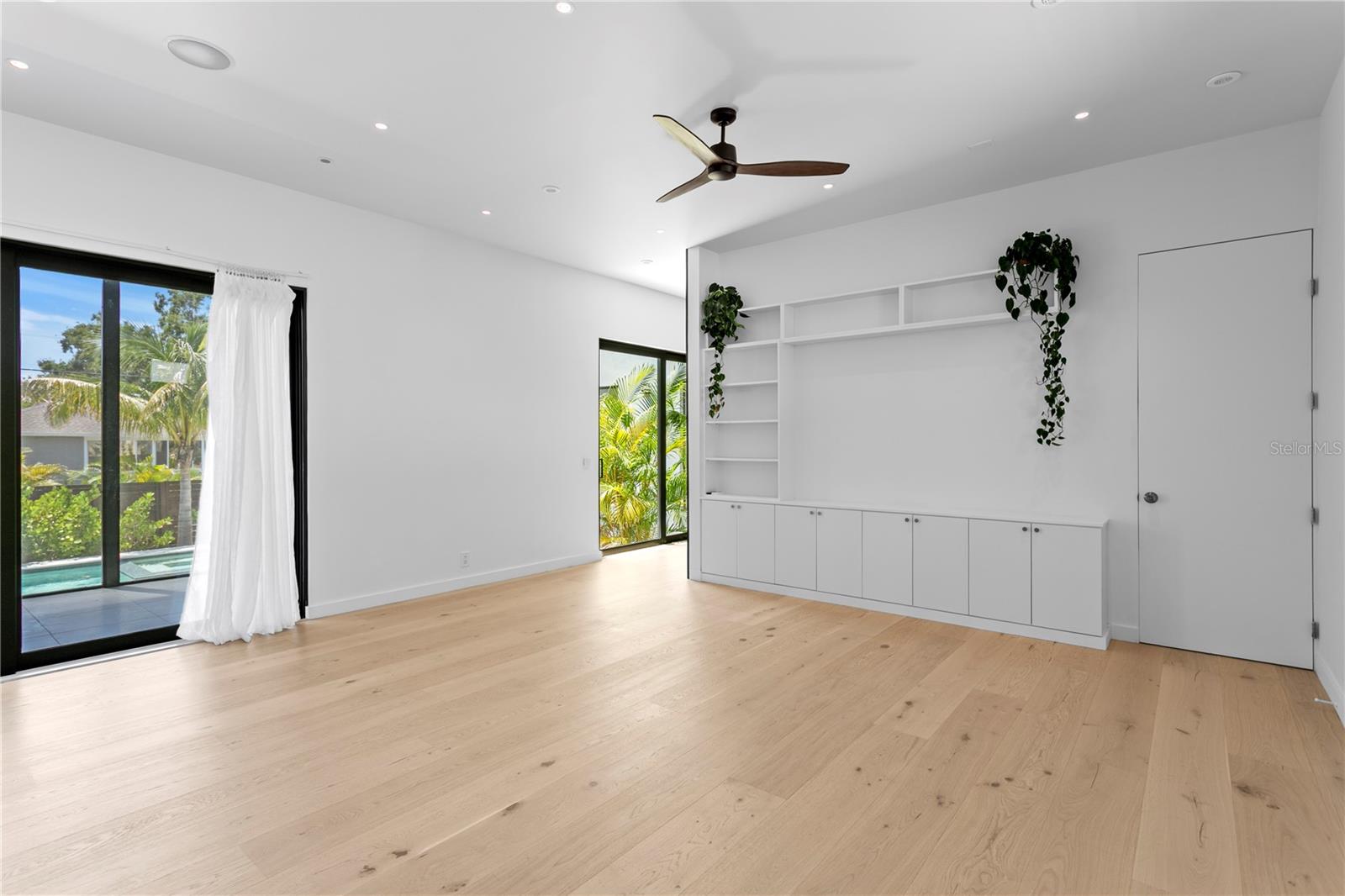 Image 22 of 49 For 500 38th Avenue Ne