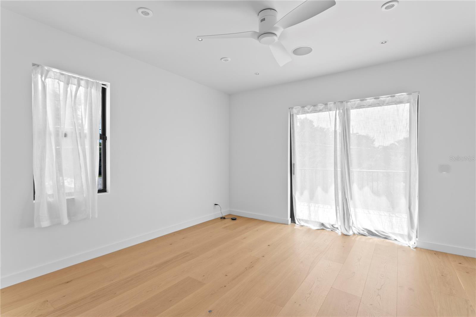 Image 33 of 49 For 500 38th Avenue Ne