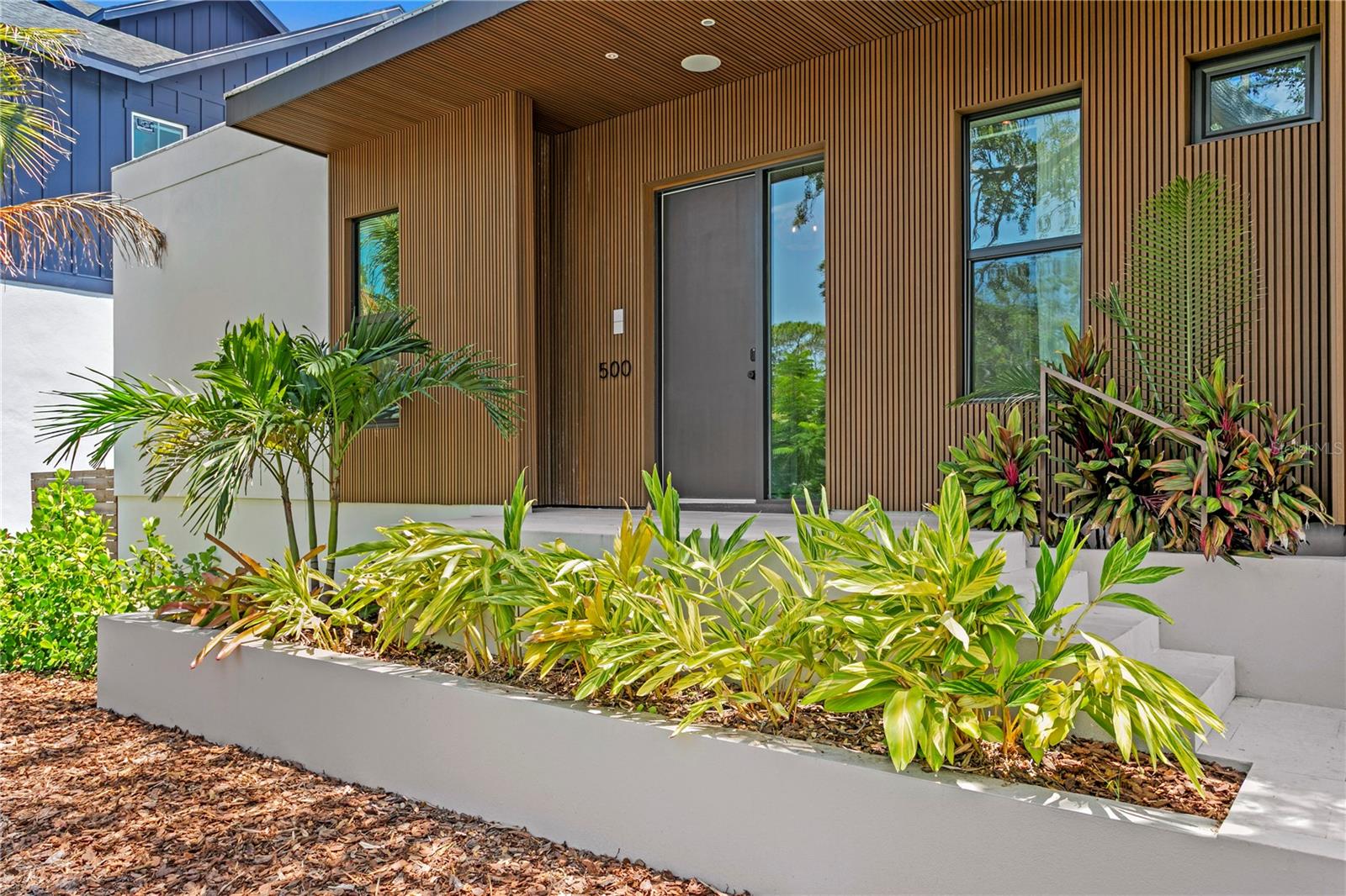 Image 4 of 49 For 500 38th Avenue Ne