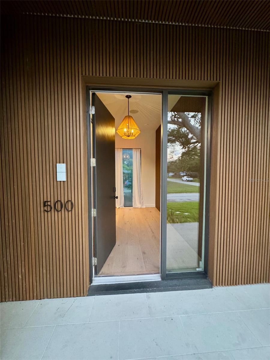 Image 6 of 49 For 500 38th Avenue Ne