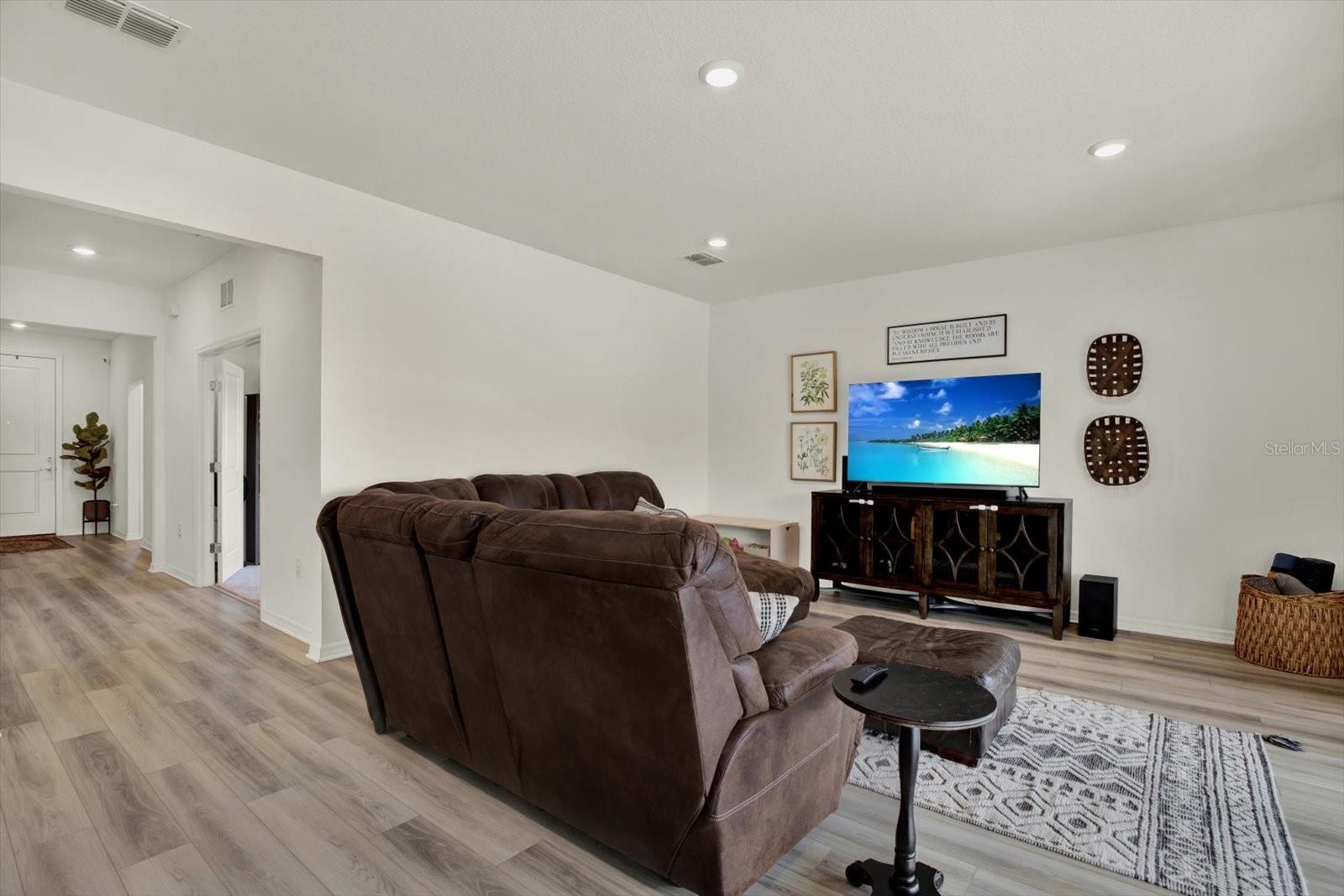 Image 7 of 62 For 3952 Almond Brook Boulevard