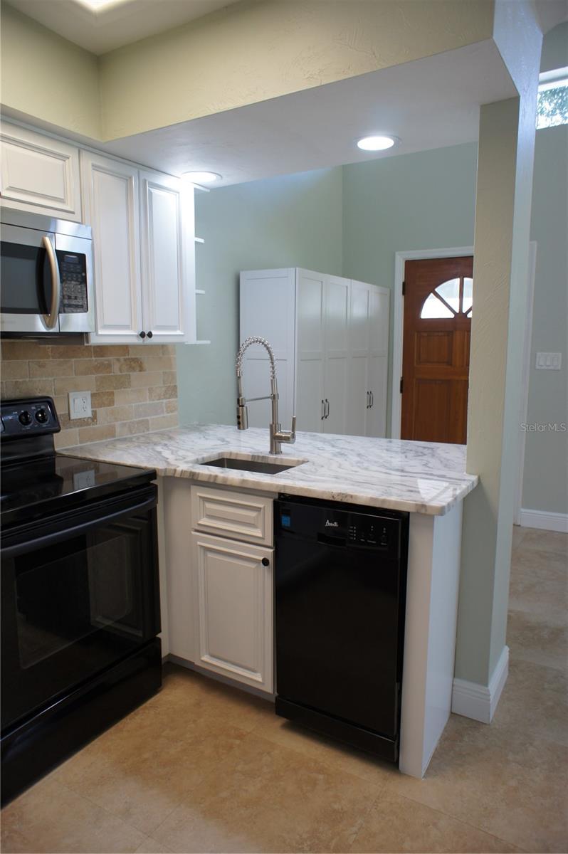Image 13 of 58 For 212 8th Avenue S