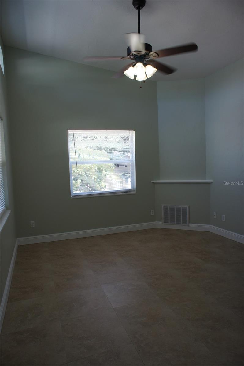 Image 14 of 58 For 212 8th Avenue S