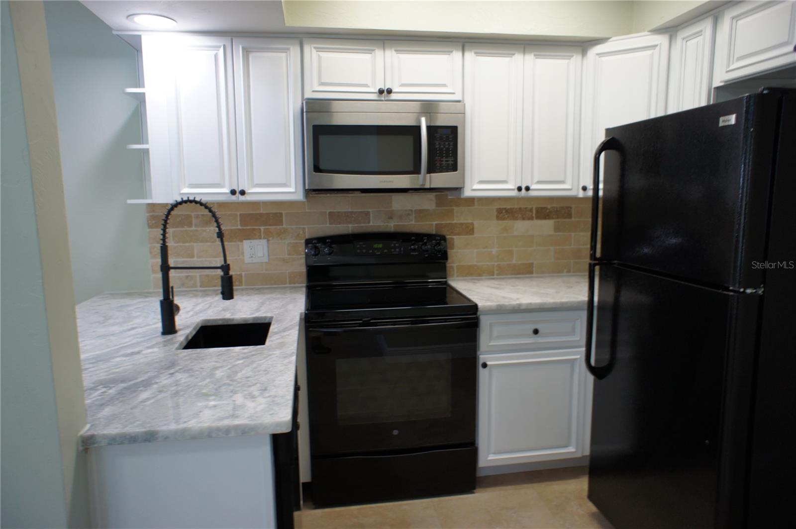 Image 30 of 58 For 212 8th Avenue S
