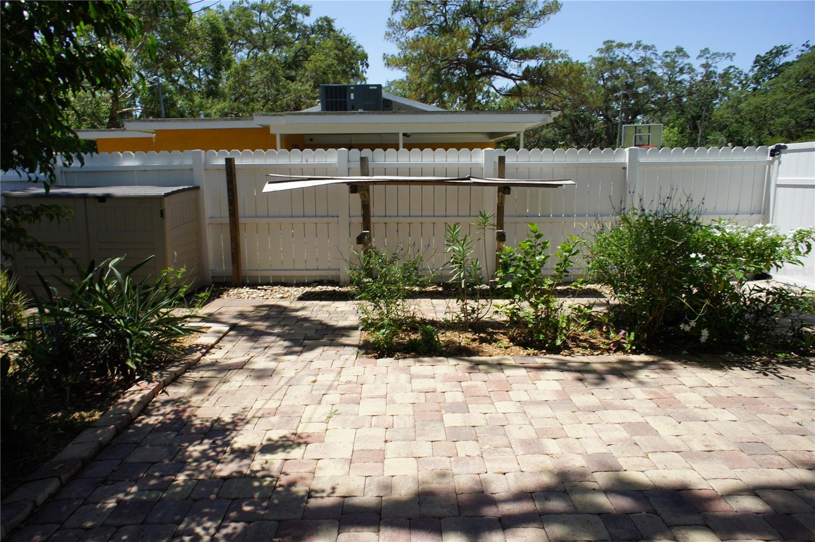 Image 49 of 58 For 212 8th Avenue S