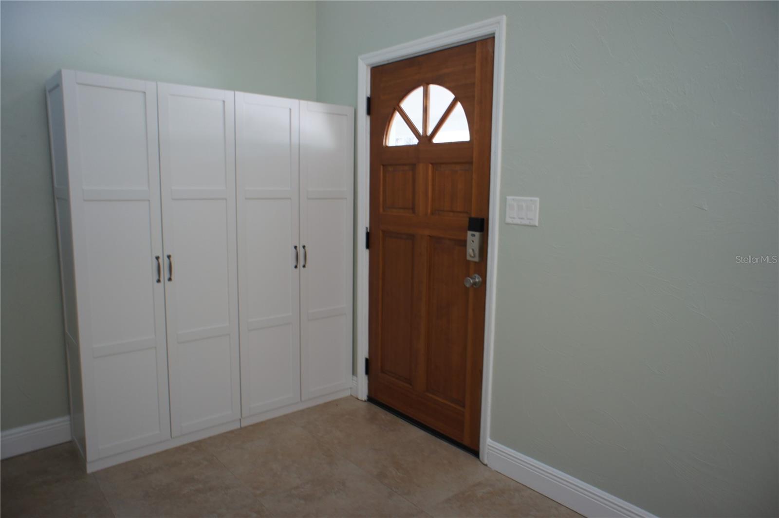 Image 8 of 58 For 212 8th Avenue S