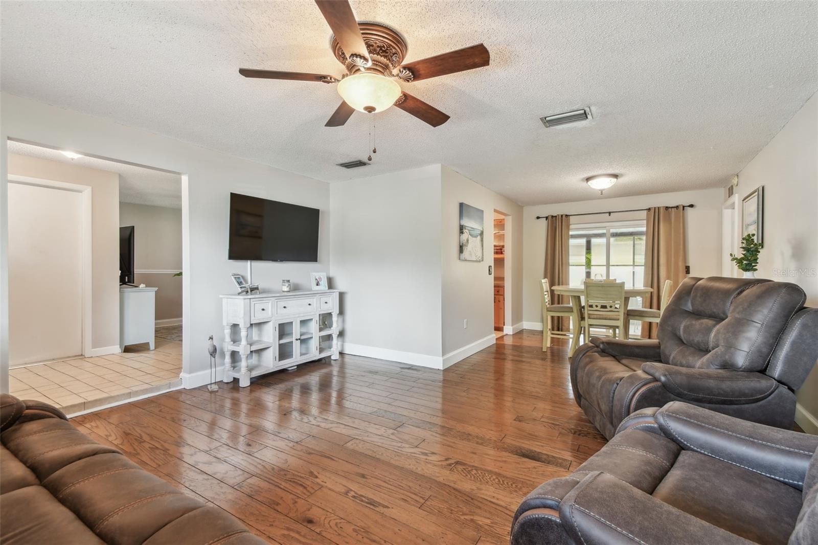 Image 11 of 53 For 6903 Cedar Ridge Drive N
