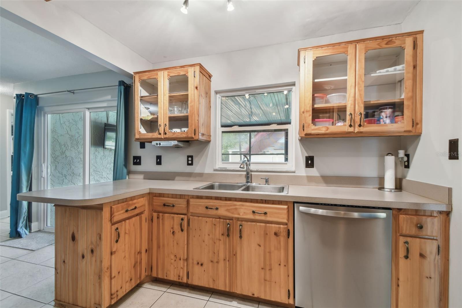 Image 19 of 53 For 6903 Cedar Ridge Drive N