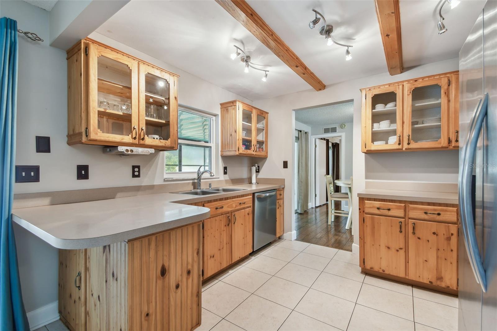 Image 20 of 53 For 6903 Cedar Ridge Drive N