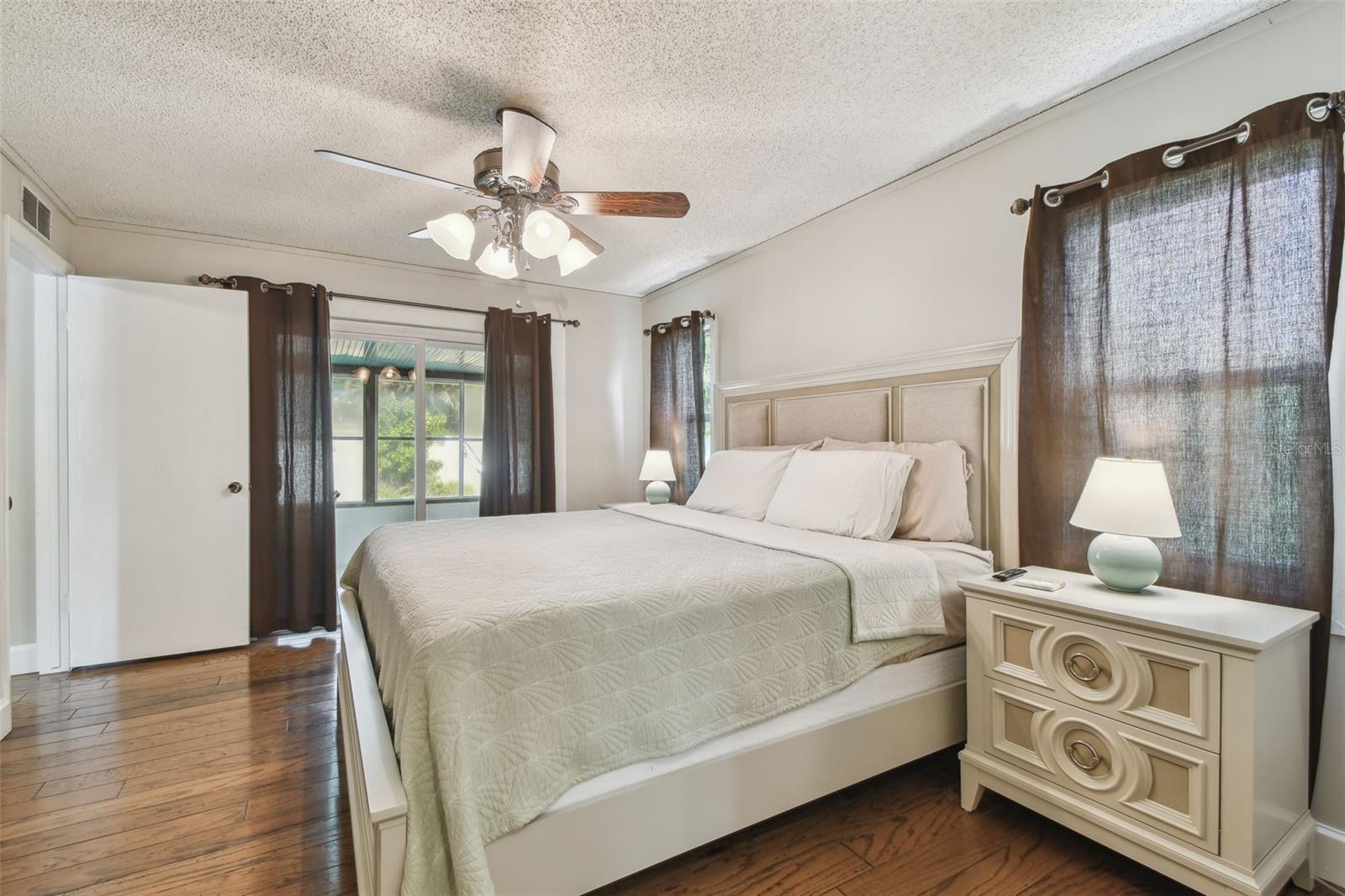 Image 25 of 53 For 6903 Cedar Ridge Drive N