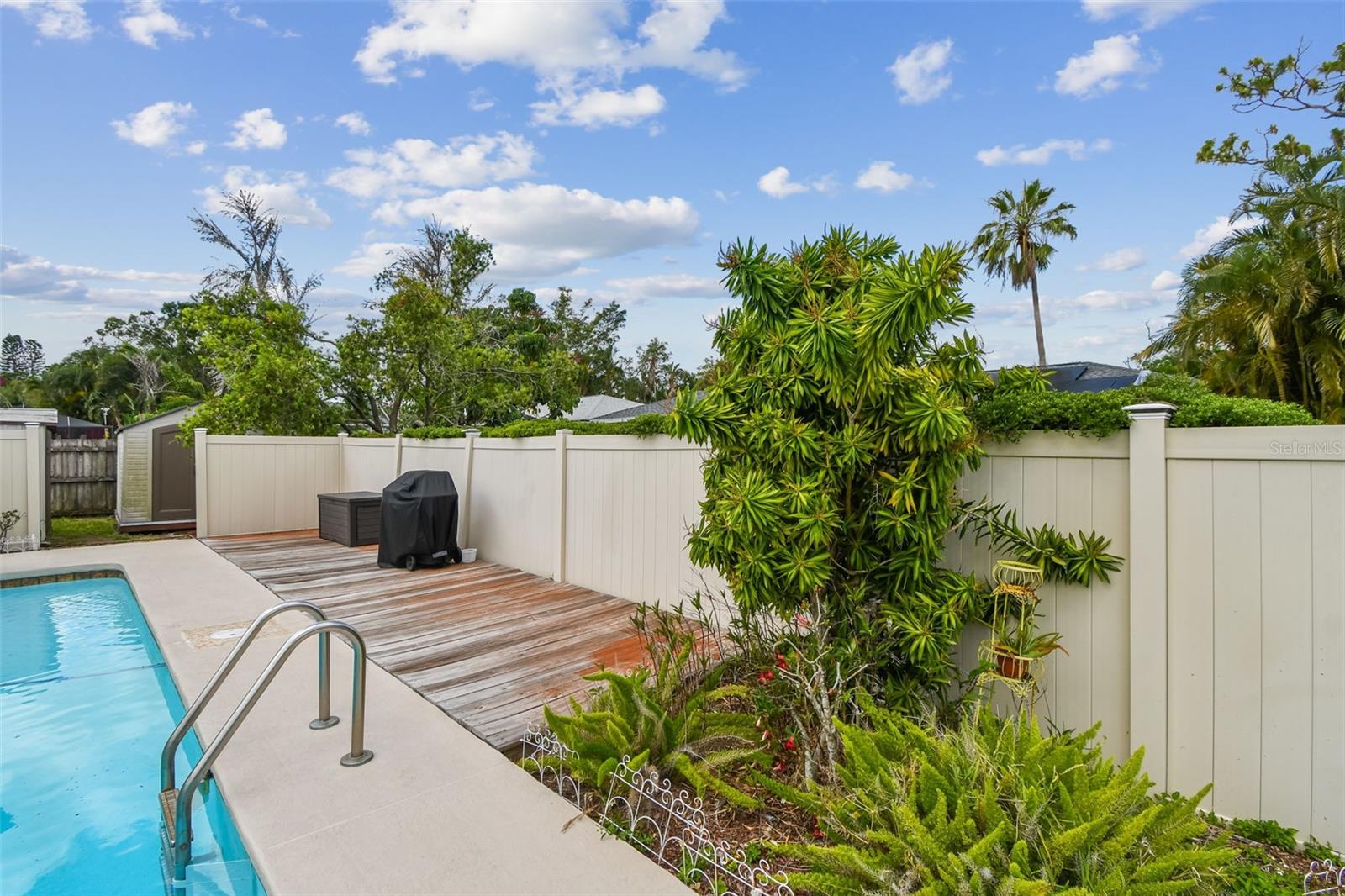 Image 42 of 53 For 6903 Cedar Ridge Drive N
