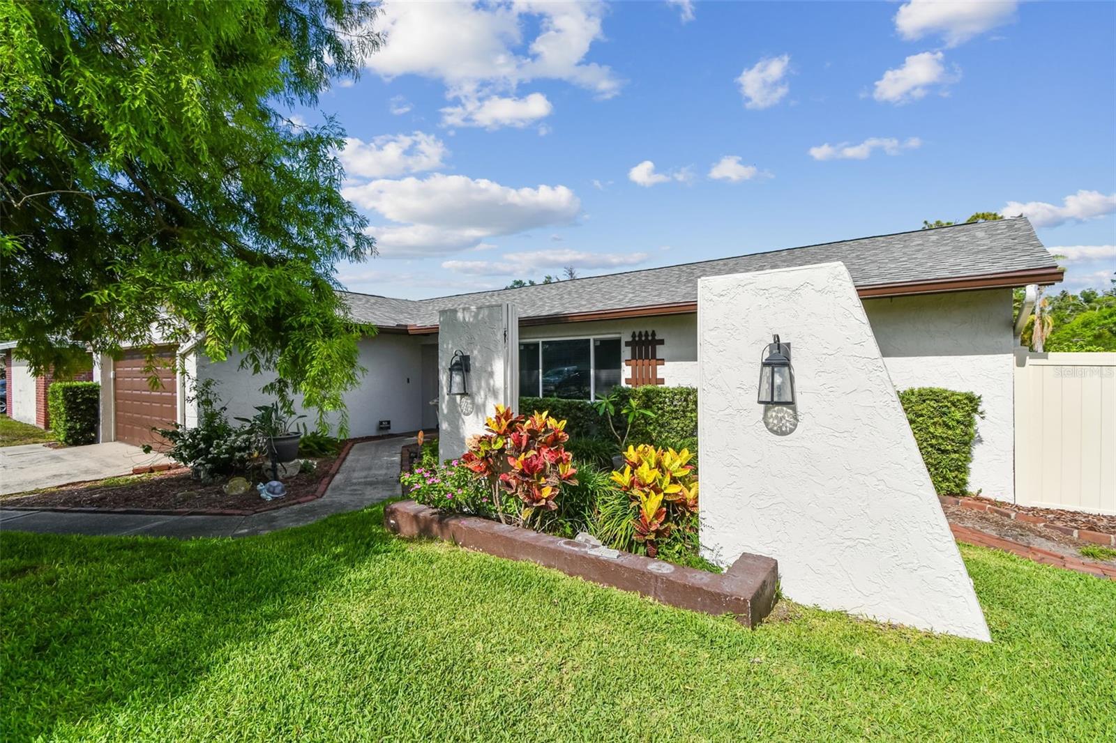 Image 7 of 53 For 6903 Cedar Ridge Drive N