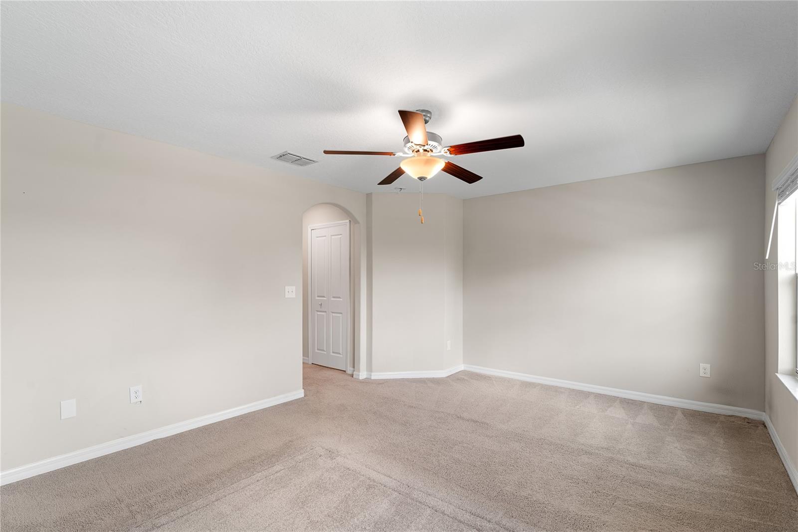 Image 16 of 25 For 937 Royal Empress Drive