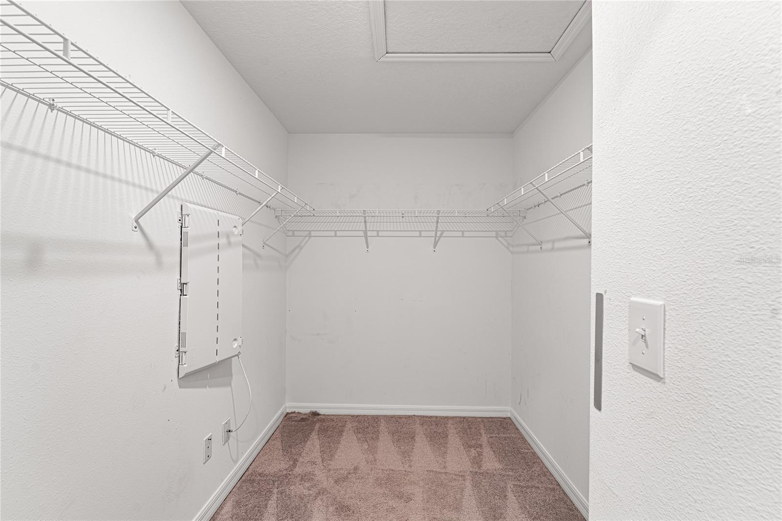 Image 18 of 25 For 937 Royal Empress Drive