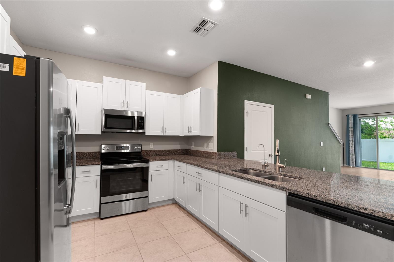 Image 6 of 25 For 937 Royal Empress Drive
