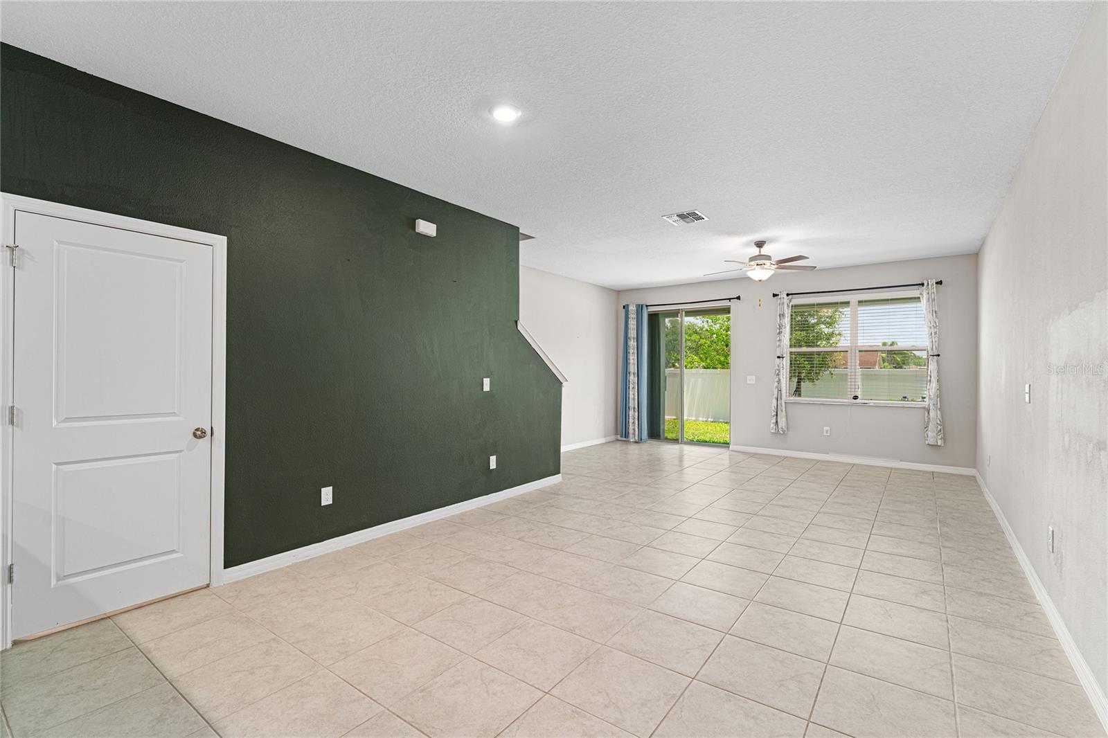 Image 8 of 25 For 937 Royal Empress Drive