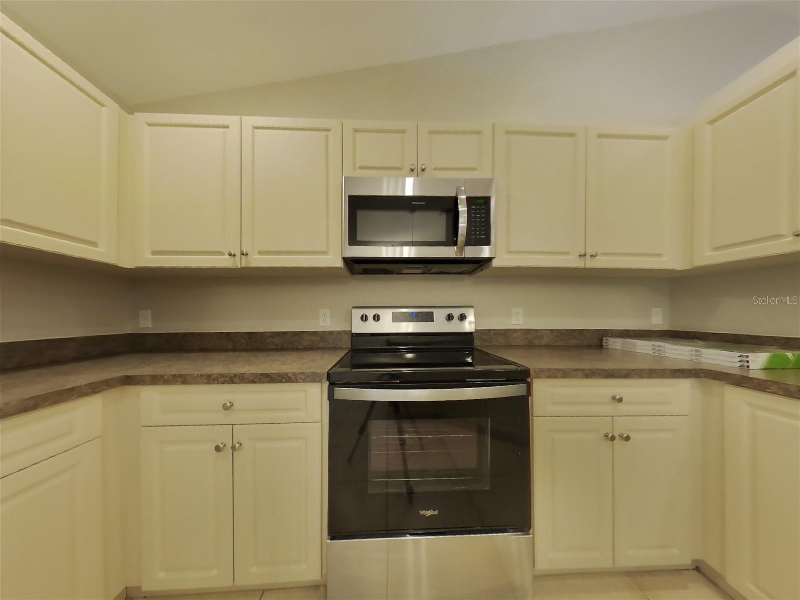 Image 6 of 17 For 9390 Fruitland Avenue