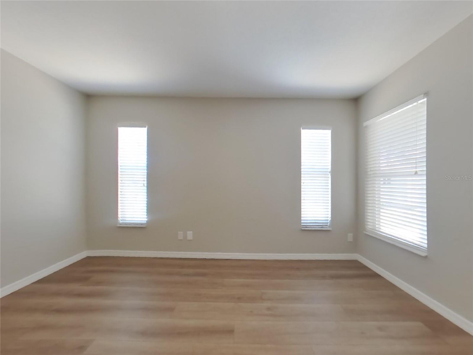 Image 8 of 17 For 9390 Fruitland Avenue