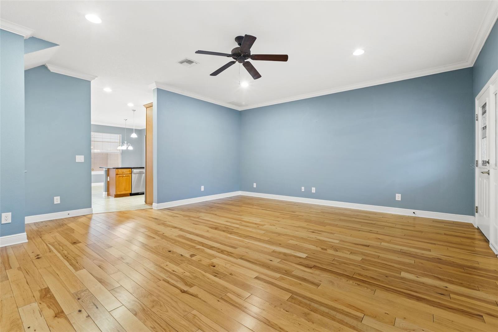 Image 7 of 25 For 123 49th Avenue N