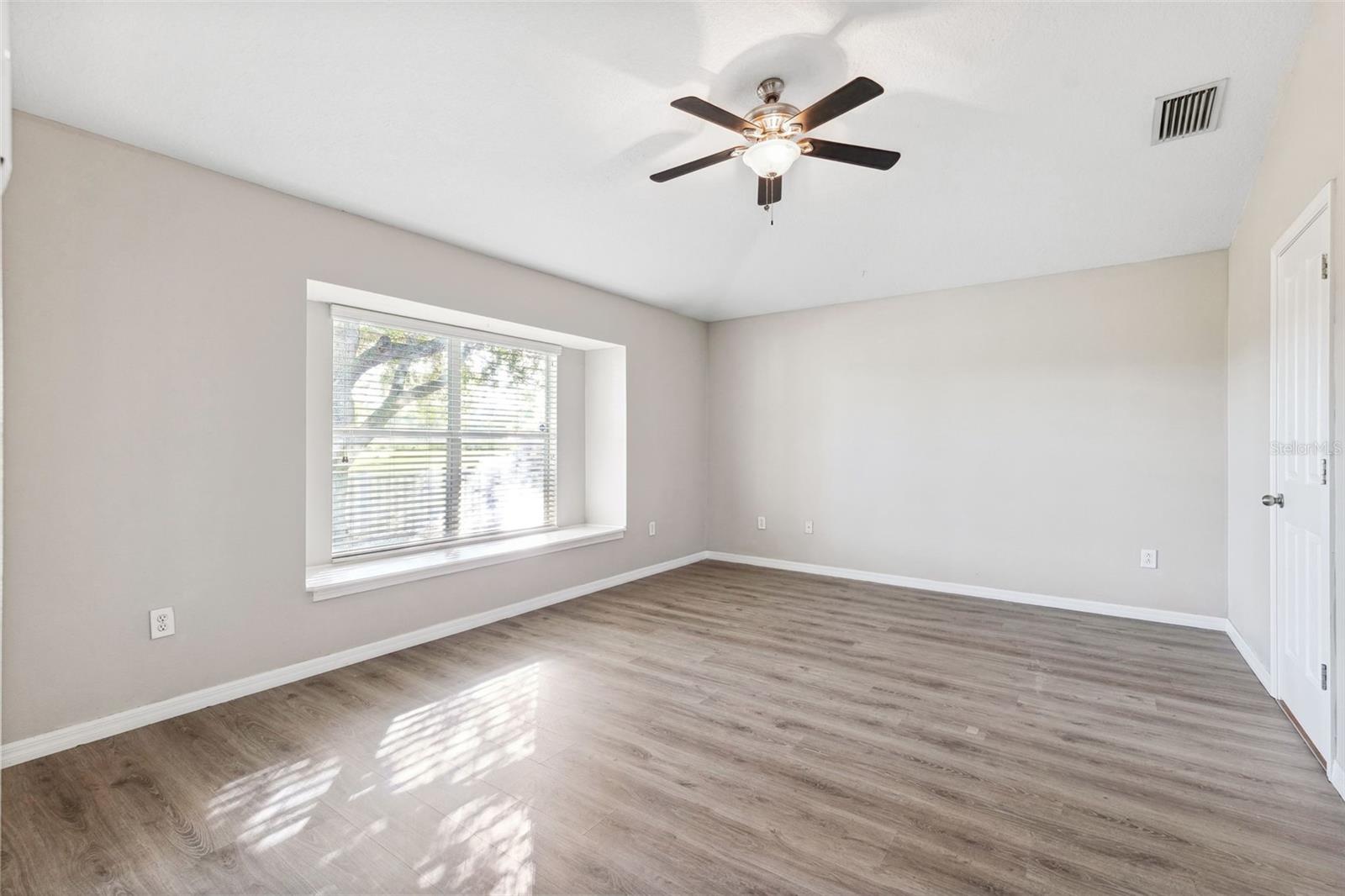 Image 17 of 31 For 9479 Southern Charm Circle