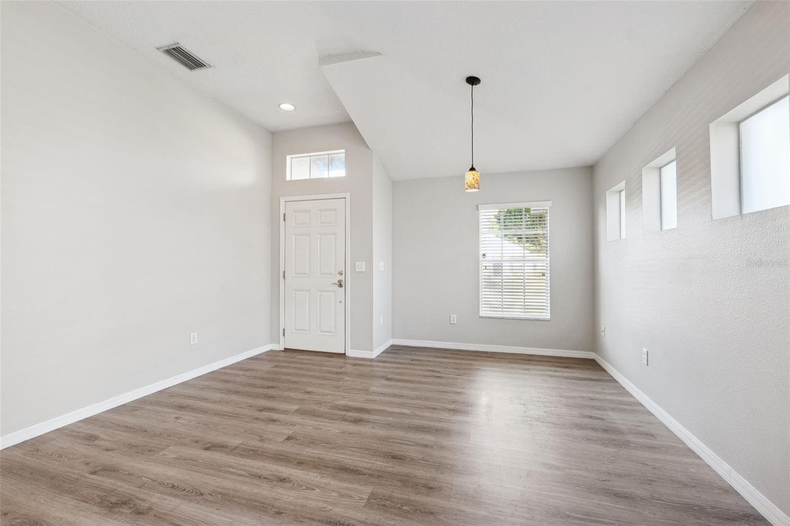 Image 6 of 31 For 9479 Southern Charm Circle