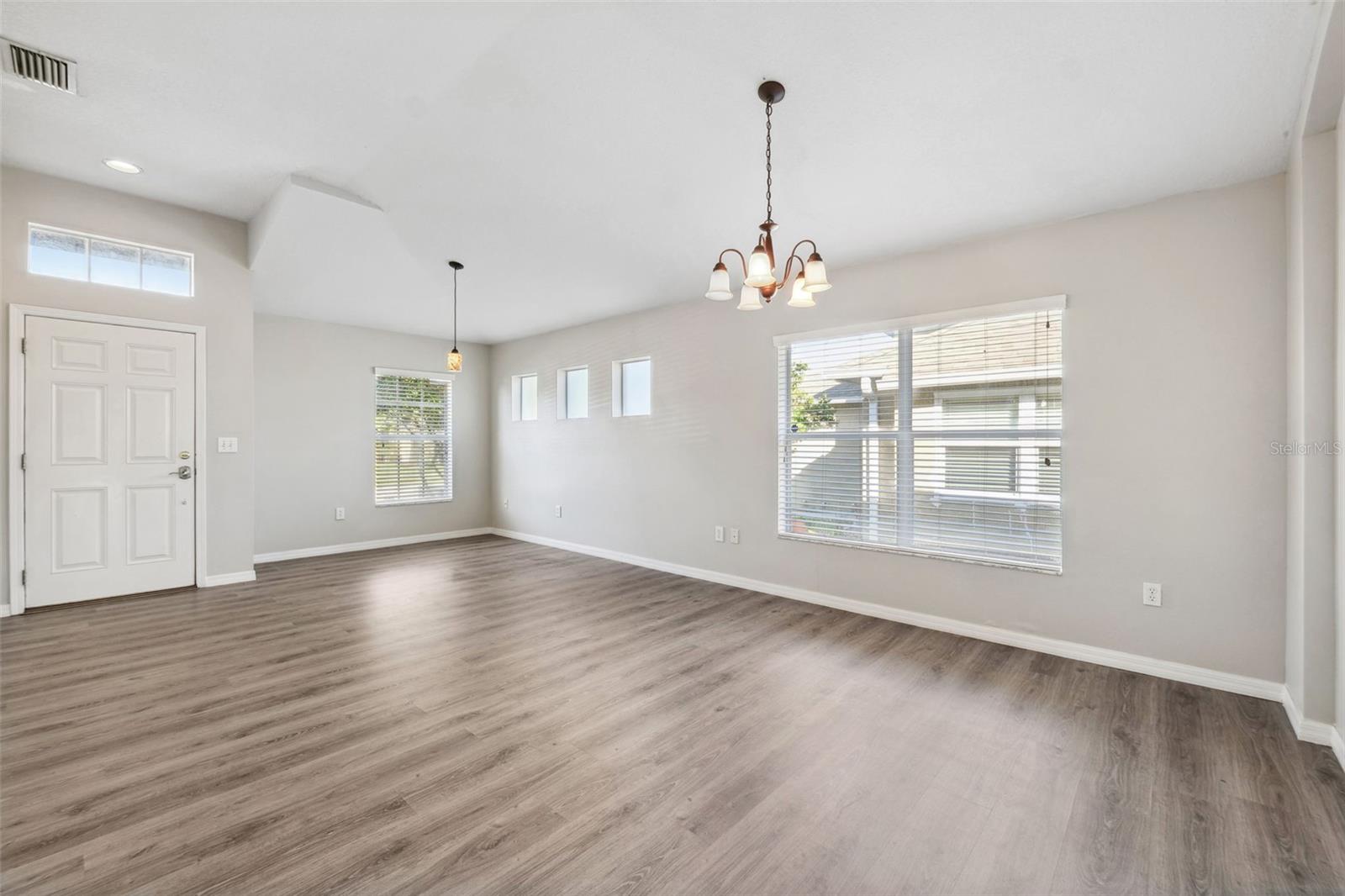 Image 7 of 31 For 9479 Southern Charm Circle