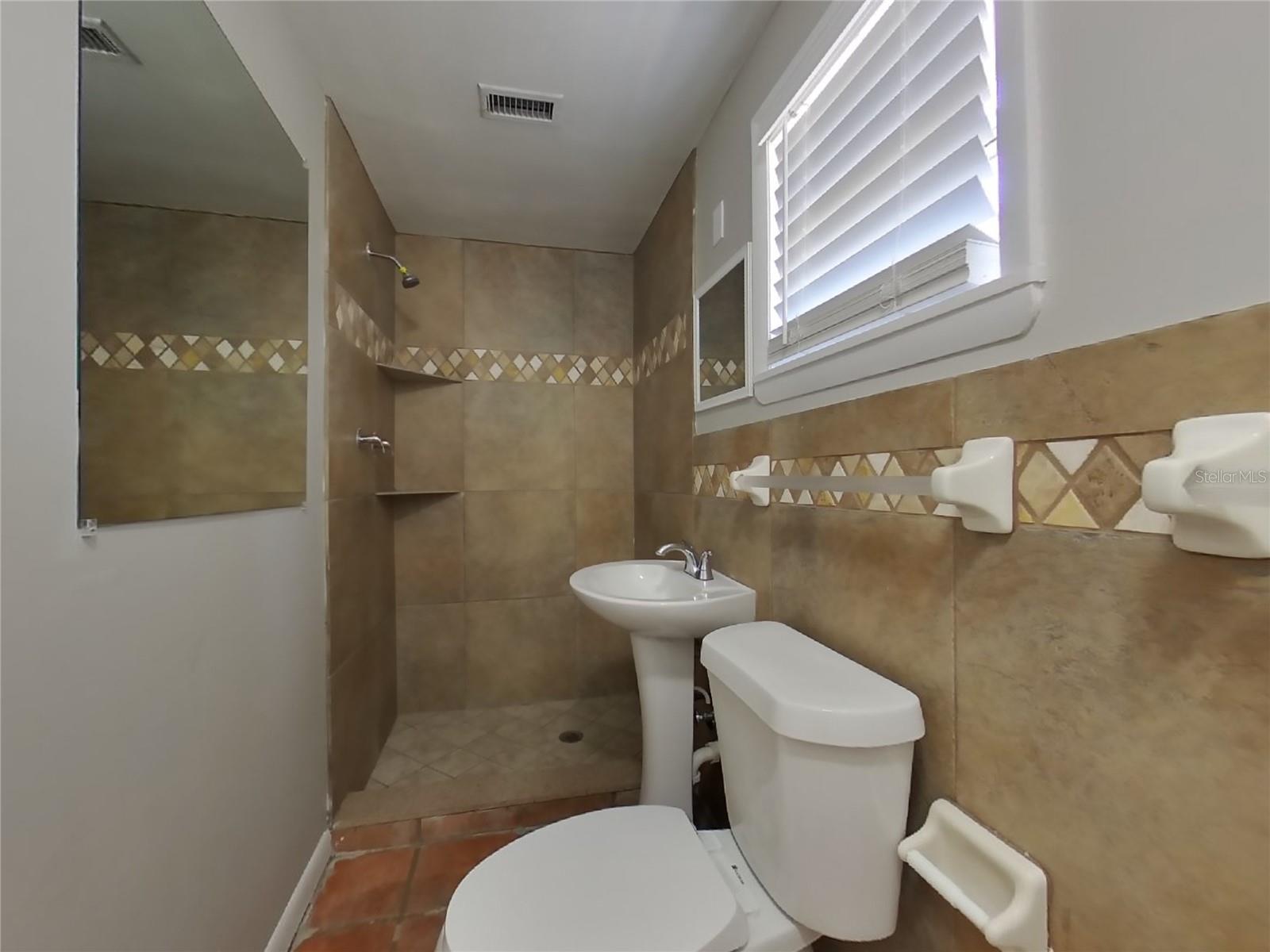 Image 10 of 18 For 4006 Winthrop Street