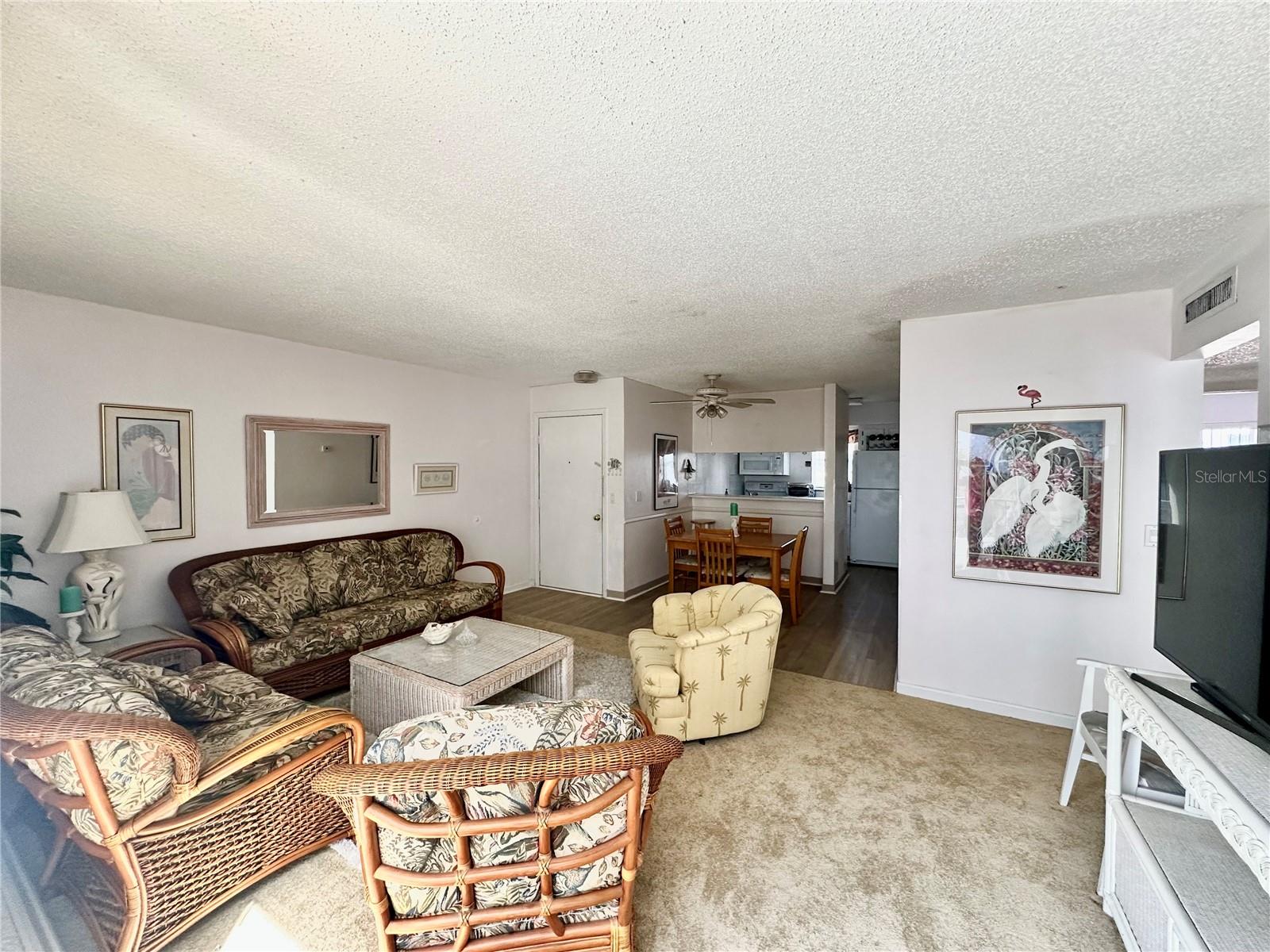 Image 6 of 26 For 320 Medallion Boulevard G