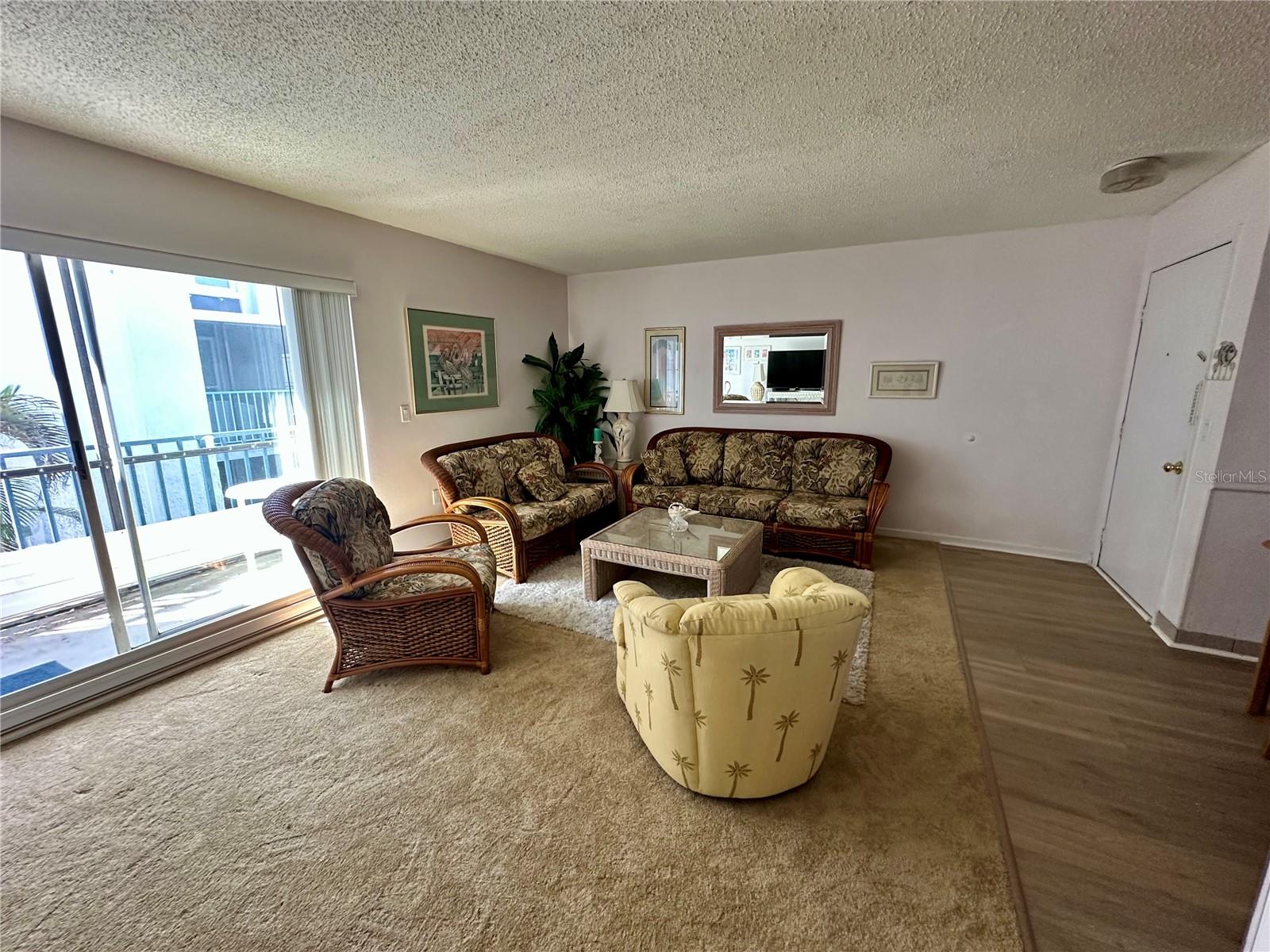 Image 8 of 26 For 320 Medallion Boulevard G