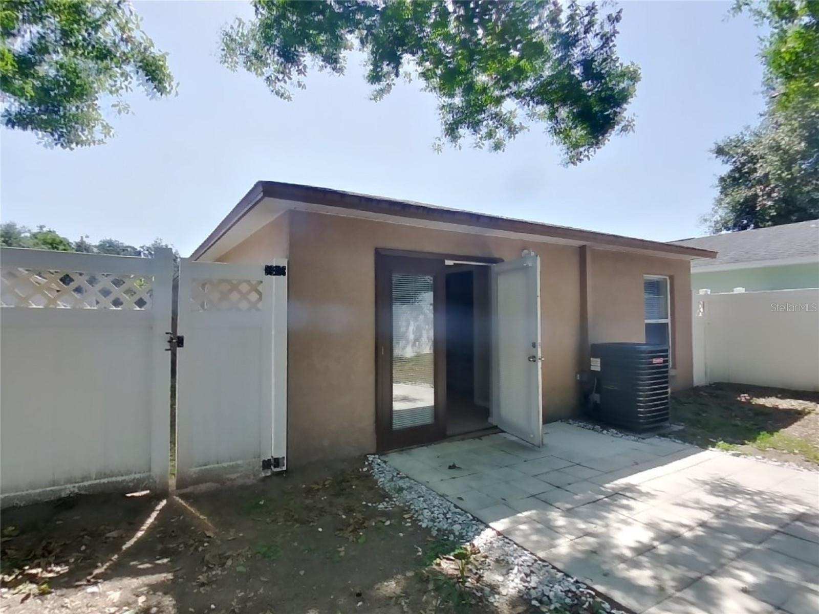 Image 14 of 15 For 4409 Venice Drive