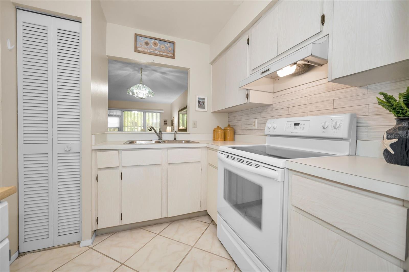 Image 15 of 49 For 3126 Highlands Boulevard 3126