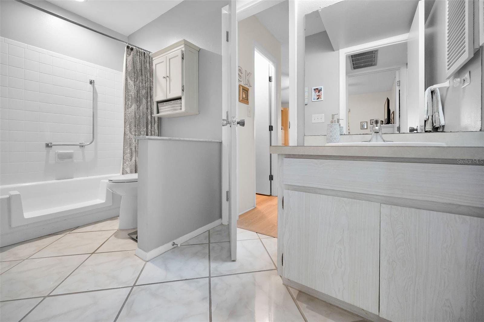 Image 21 of 49 For 3126 Highlands Boulevard 3126