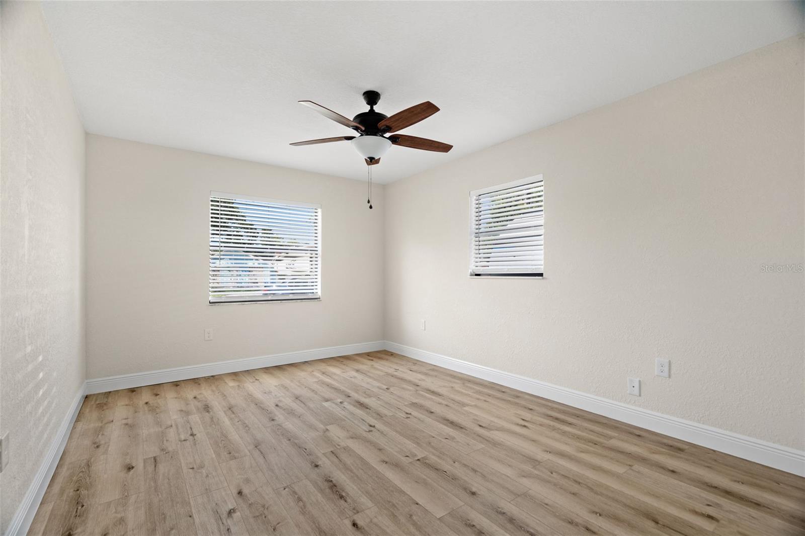 Image 16 of 31 For 4549 Ontario Drive
