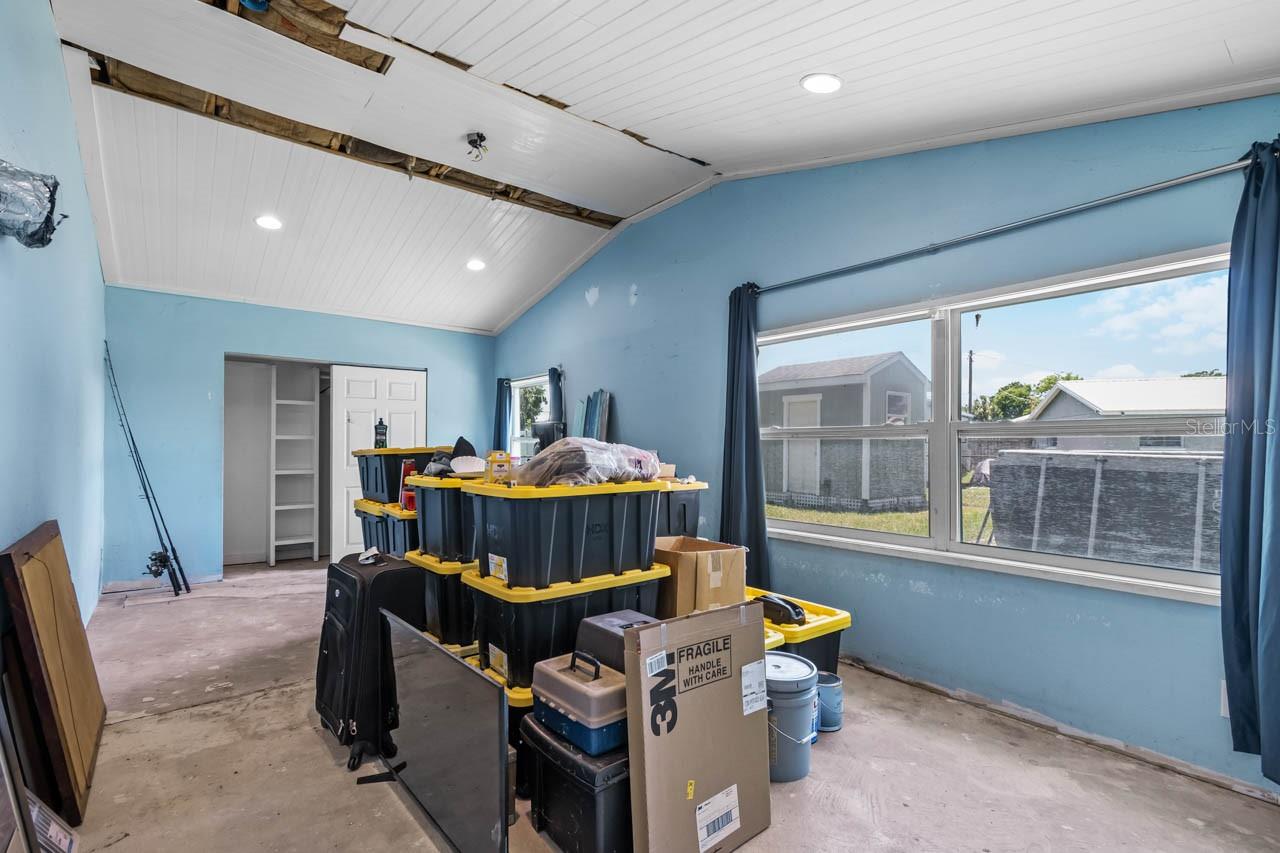 Listing photo id 9 for 6208 Florida Circle E