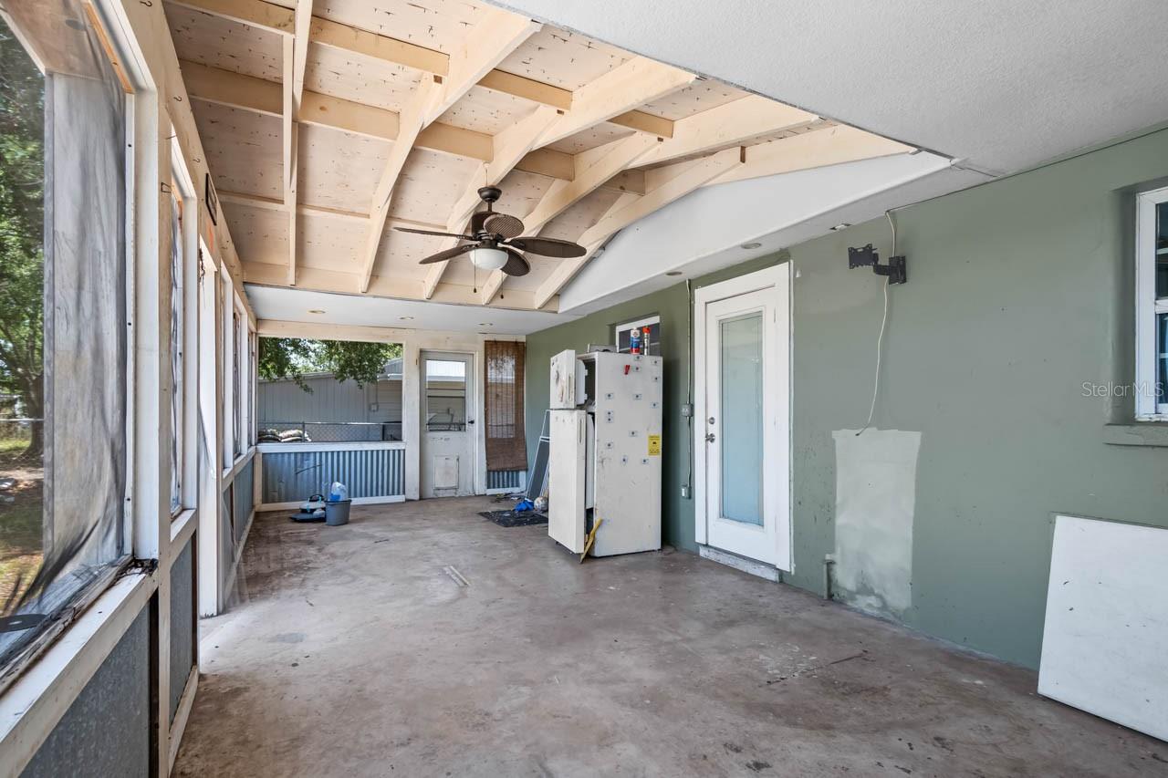 Listing photo id 13 for 6208 Florida Circle E