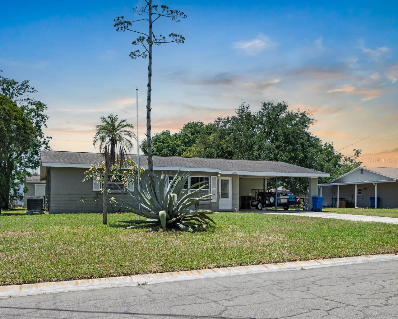 Listing photo id 0 for 6208 Florida Circle E