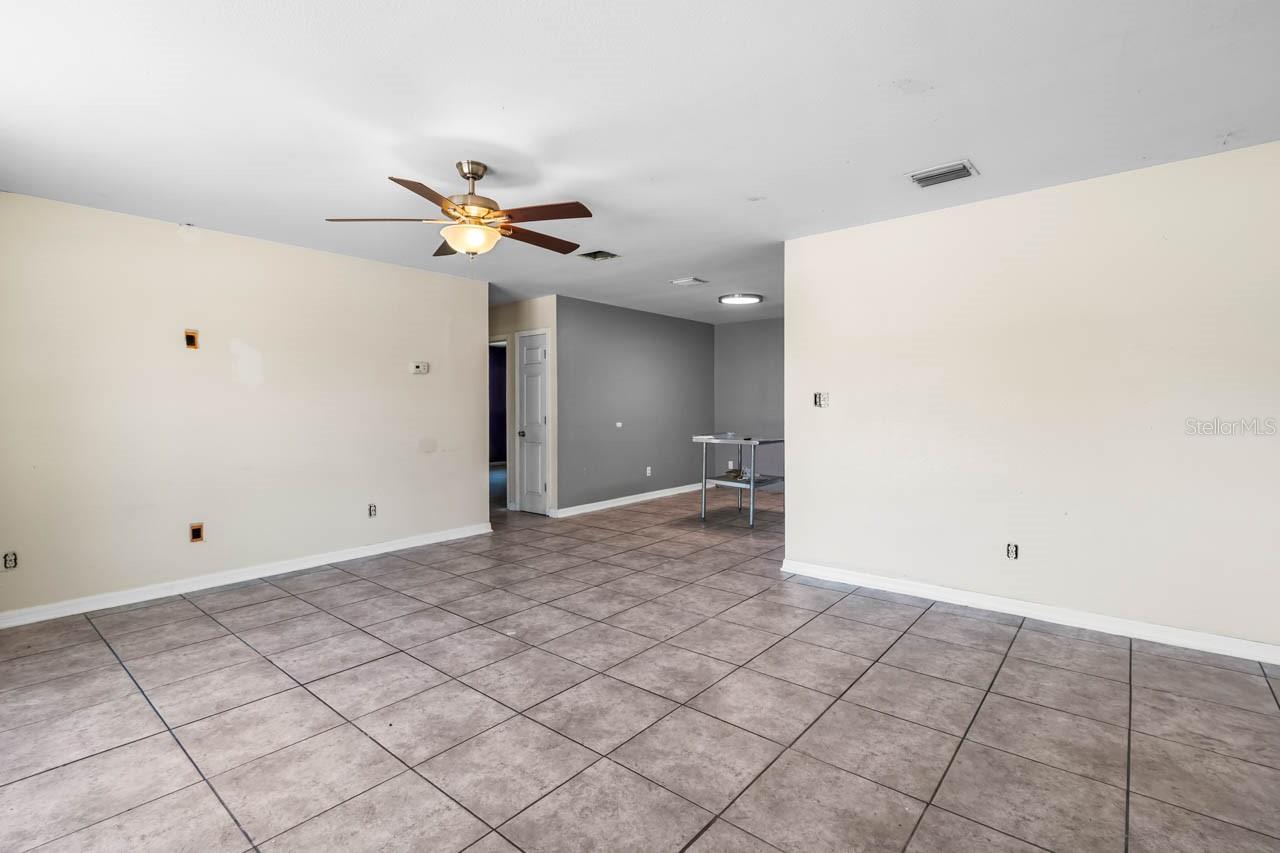 Listing photo id 2 for 6208 Florida Circle E