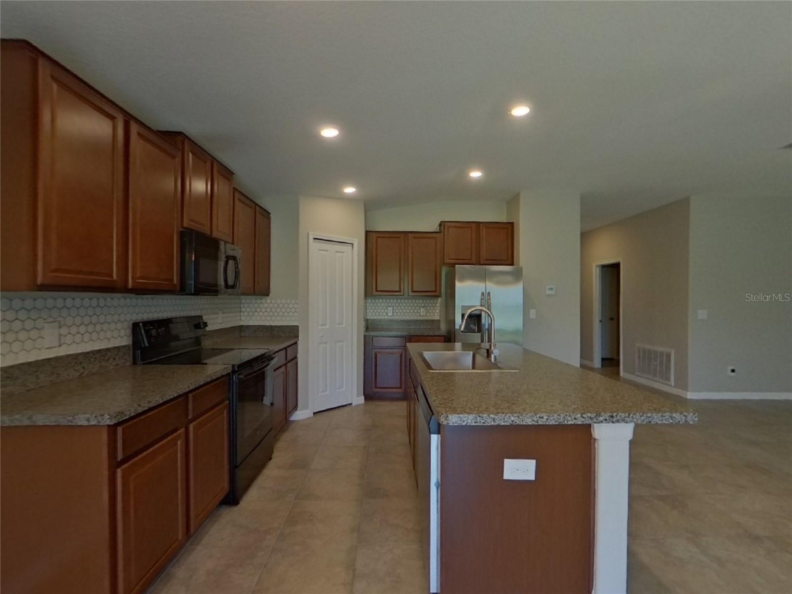 Image 5 of 17 For 17224 White Mangrove Drive