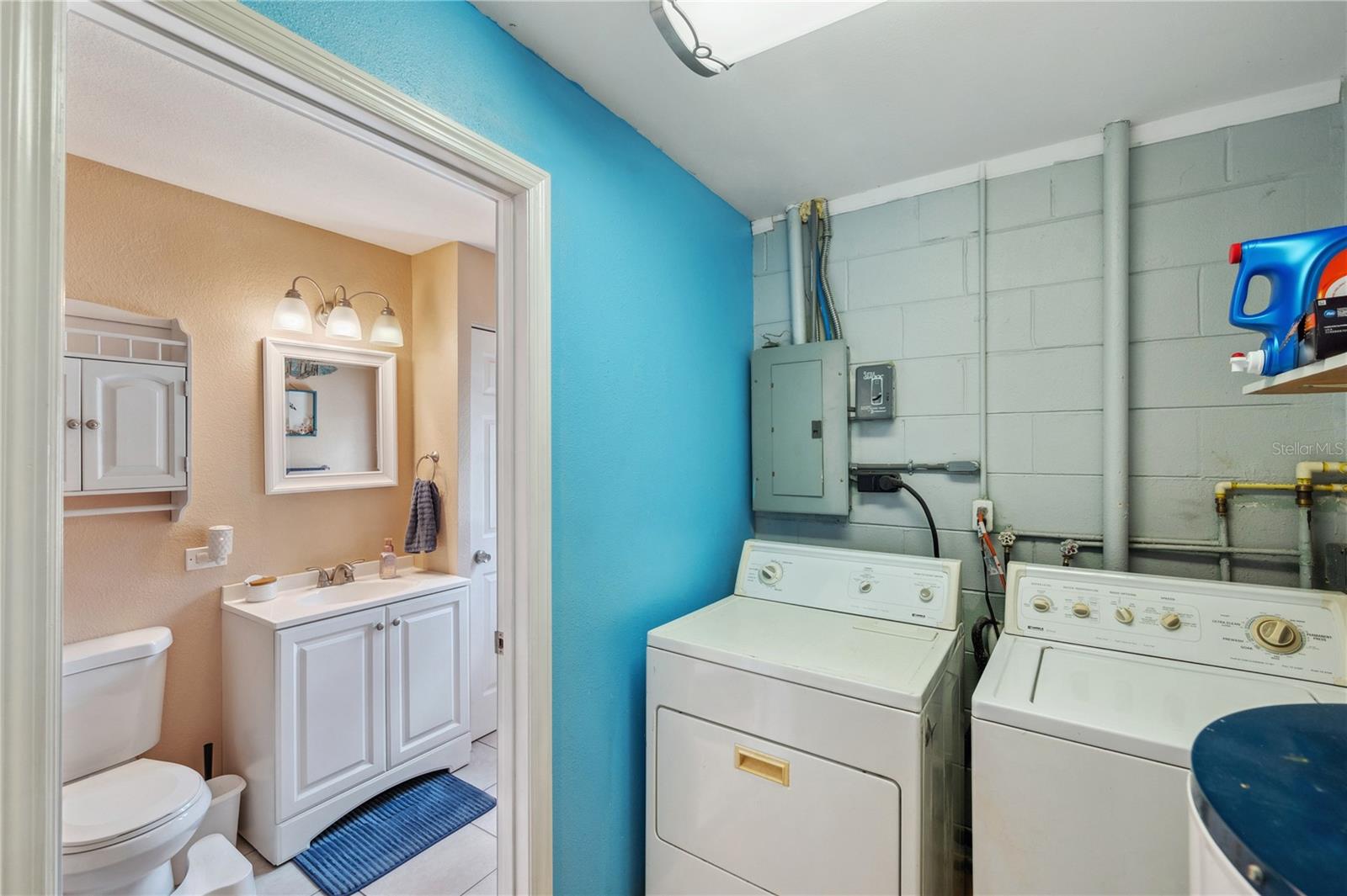Image 15 of 48 For 8497 Portulaca Avenue
