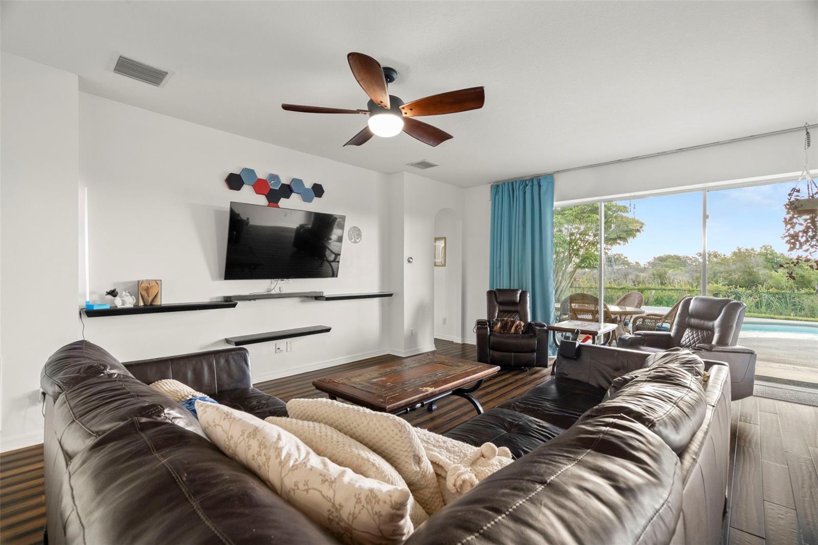 Image 11 of 42 For 2832 Brinley Dr