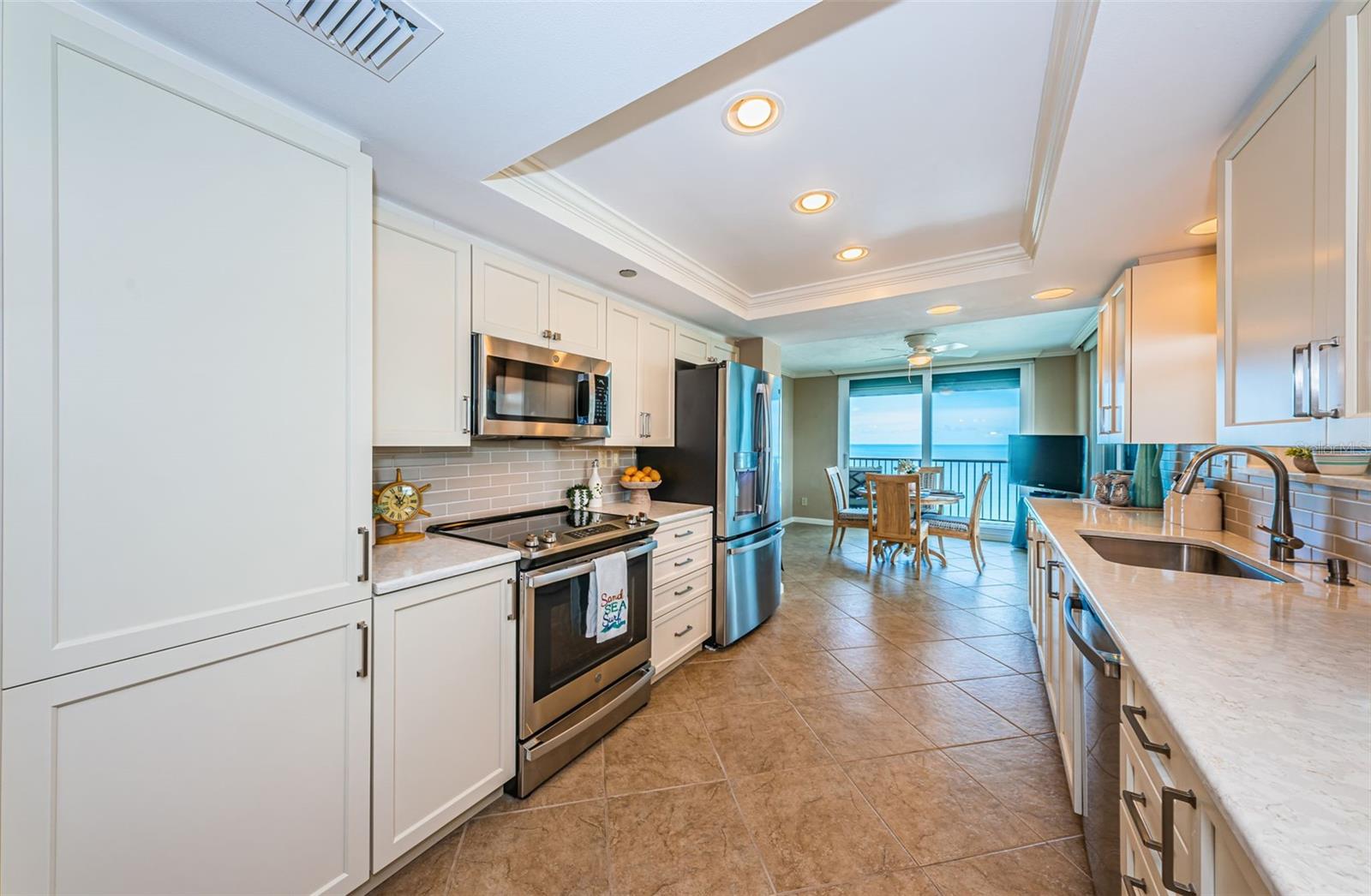 Image 46 of 100 For 1600 Gulf Boulevard 514