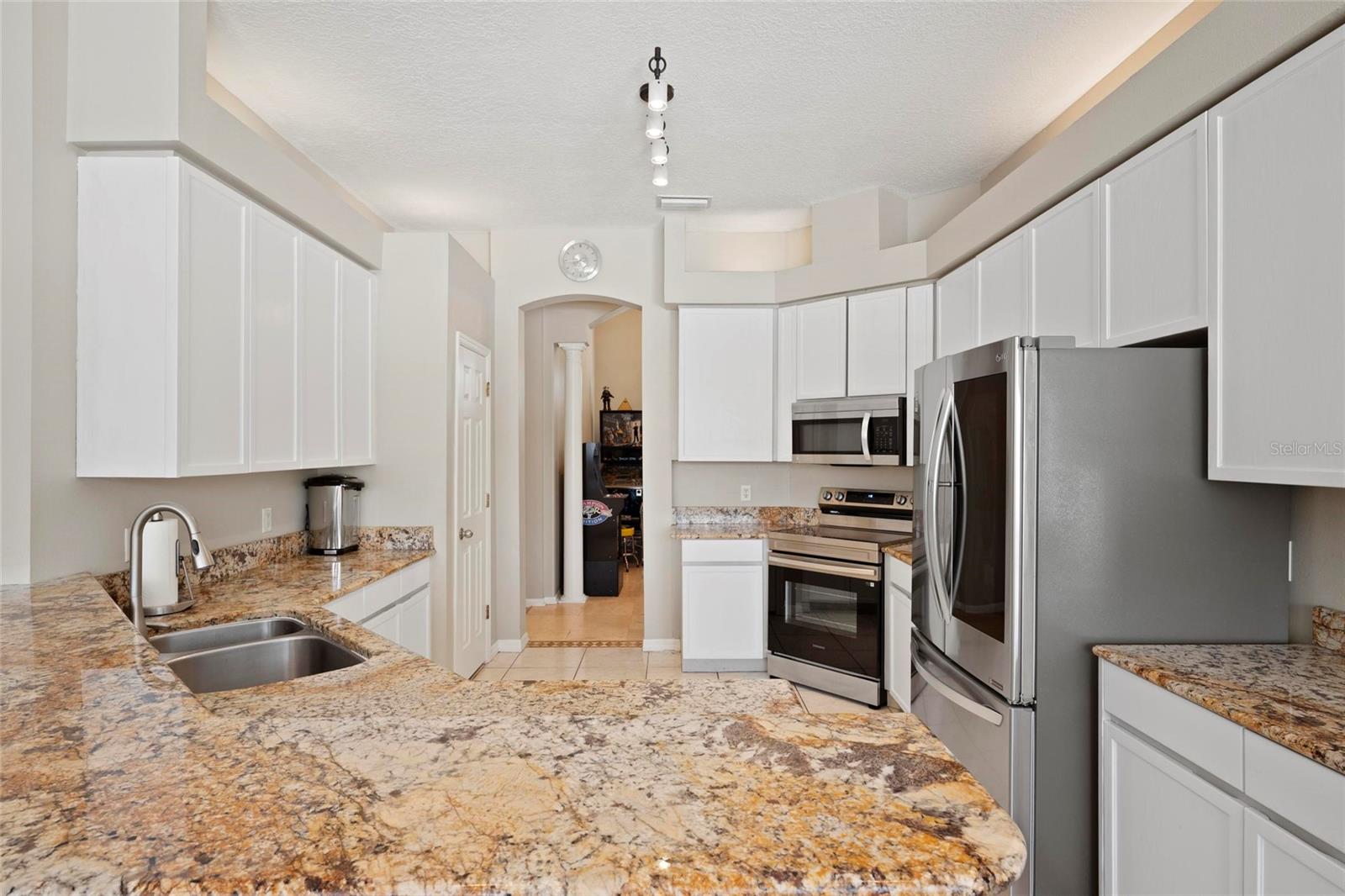 Image 12 of 43 For 4401 Arranmore Circle