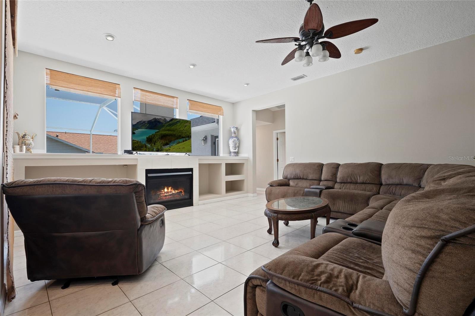 Image 14 of 43 For 4401 Arranmore Circle