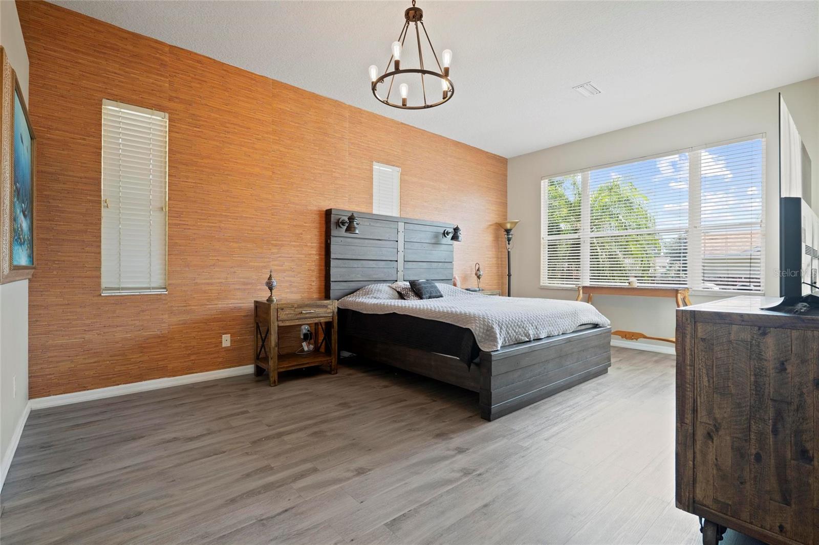 Image 22 of 43 For 4401 Arranmore Circle