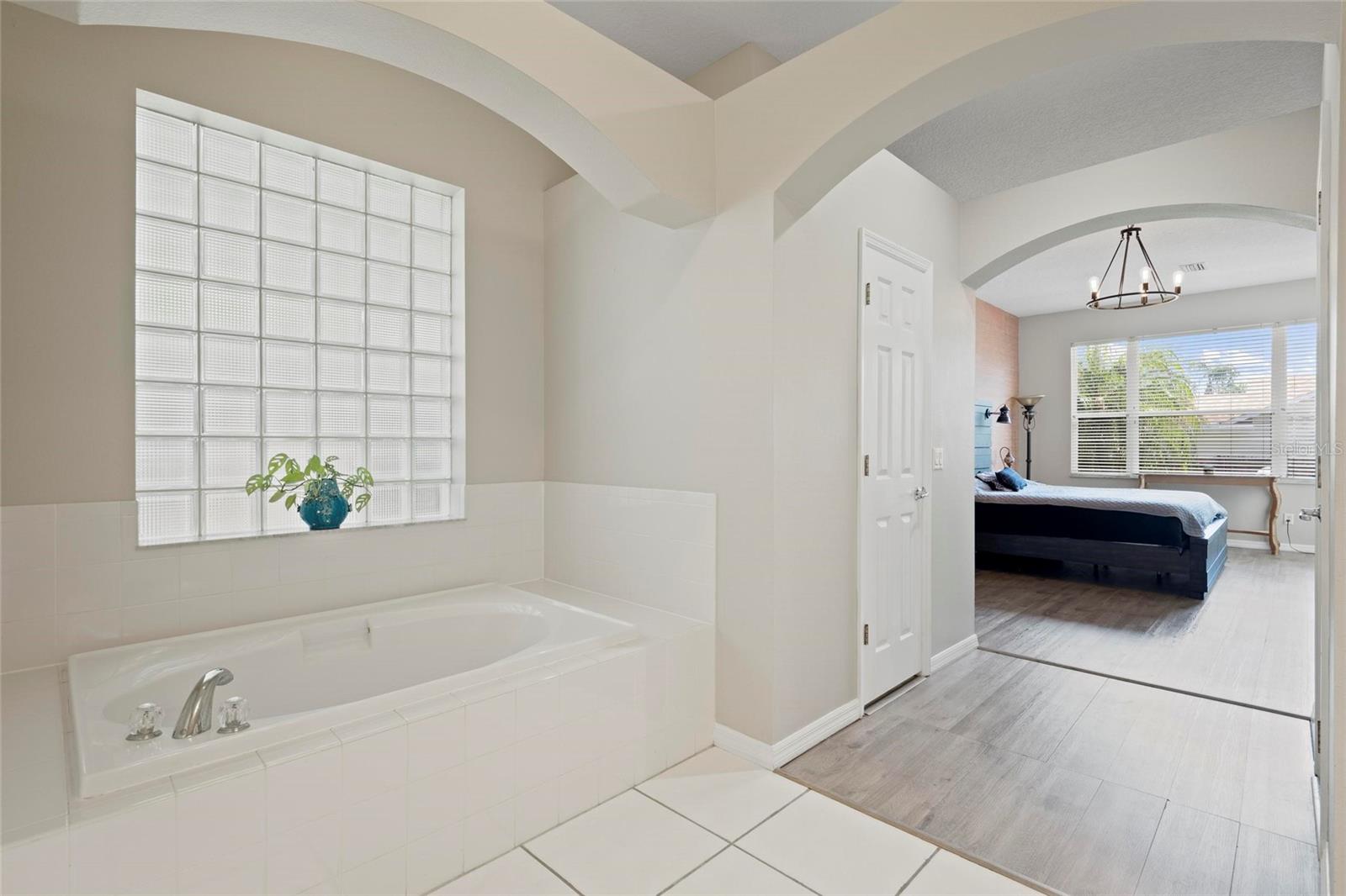 Image 25 of 43 For 4401 Arranmore Circle