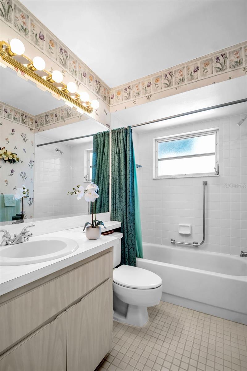 Image 18 of 46 For 2113 Malcolm Drive