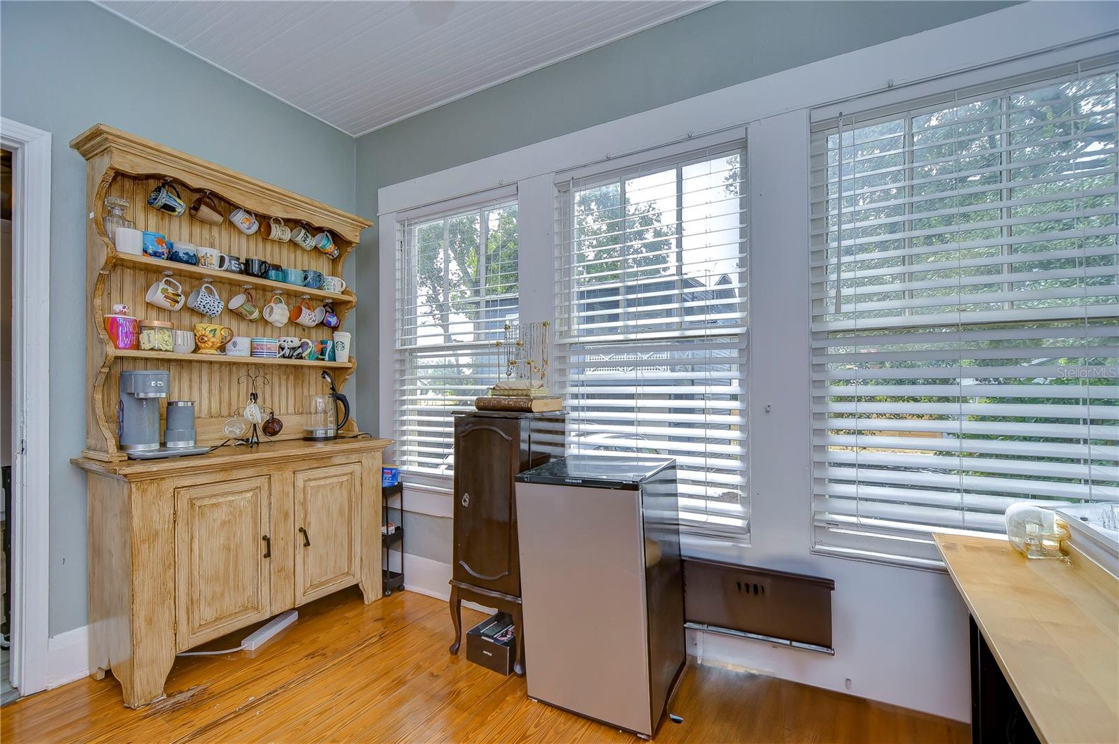 Image 18 of 41 For 902 Columbus Drive