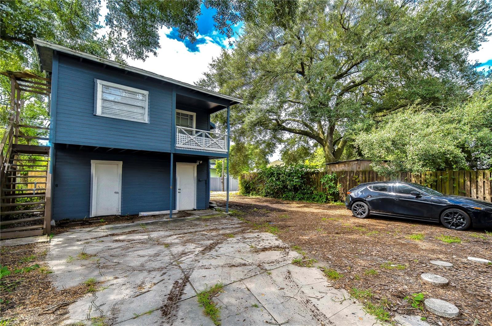 Image 21 of 41 For 902 Columbus Drive