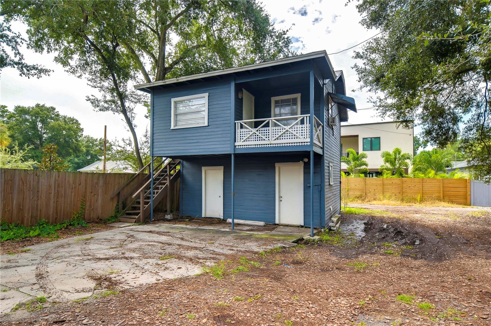 Image 23 of 41 For 902 Columbus Drive